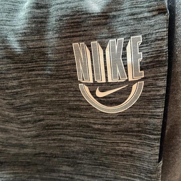 Boys size Large Used great condition about a size 12/ 14 since washed often - Picture 2 of 12